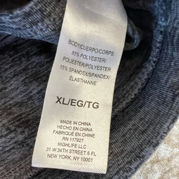 GAIAM YOGA BRA with strappy back. XL. - Picture 4 of 4